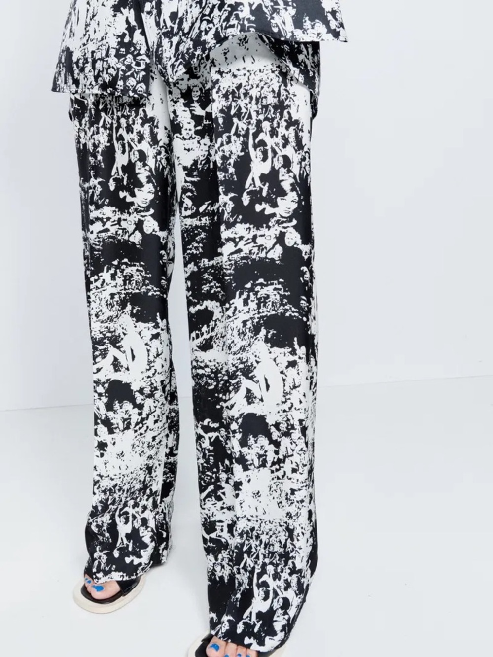 RAEY black white abstract crowd print tailored silk trousers